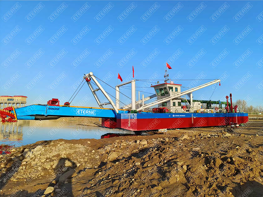 ETERNE CSD650 Cutter Suction Dredger in Operation